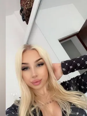 18blondie sara OnlyFans