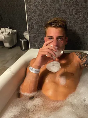 alexnudeboy OnlyFans