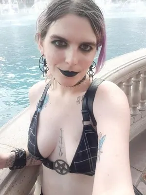 daddys goth princess OnlyFans